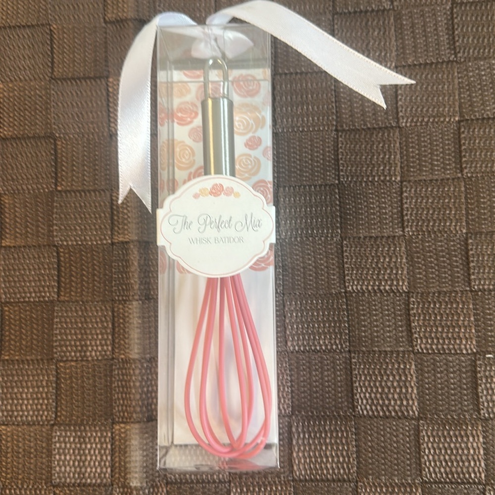 Baking Essentials Gift Set- Feminine Kitchen - Picture 5 of 6